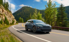 Harga Toyota Crown Signia 2025 Bikin Kaget, tapi Lihat Dulu Fitur Canggihnya