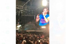 Coldplay Umumkan Capai 59% Target Pengurangan Emisi Karbon Saat Tur Dunia