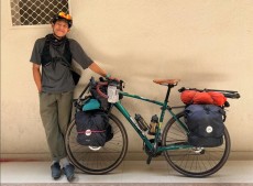 Selama 185 Hari Gowes Sepeda, Ari Yami Akhirnya Tiba di Mekkah