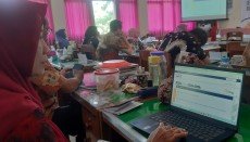 Pengmas FEB UWKS, Latih 75 Guru SMAN 12 Surabaya Buat Pelaporan Pajak