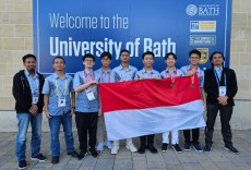 Enam Pelajar Indonesia Raih Medali Emas Olimpiade Matematika di UK