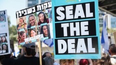 Harris dan Trump Berebut Dukungan di Tengah Ketegangan Gaza