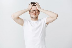 Sering Sakit Kepala saat Bangun Tidur? Bisa Jadi Ini Penyebabnya