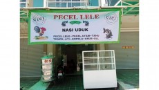 Viral Ratusan Warung Pecel Ayam dan Angkringan Buka di Kamboja
