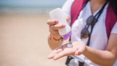 Tips Memilih Sunscreen untuk Kulit Mudah Berjerawat