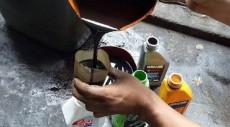 Cara Memanfaatkan Oli Mesin Bekas untuk Sepeda Motor, Jangan Dibuang Ya!
