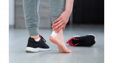 5 Kesalahan Ini Bisa Bikin Kaki Cidera saat Jalan Kaki