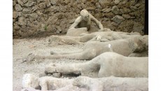 Kisah Tragis Kaum Rass: Jadi Batu Hitam Dihimpit Dua Bukit