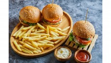 6 Makanan yang Sebabkan Lemak Perut dan Gangguan Kesehatan