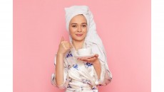 Berapa Kali Ideal Wanita Berhijab Keramas? Ini Jawabannya