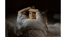 Tips Tenangkan Pikiran sebelum Tidur Agar Tidak Overthinking