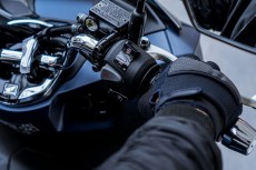 Teknik Pengereman Motor Matic yang Aman di Turunan