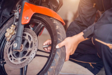 3 Tips Merawat Ban Tubeless di Sepeda Motor Agar Awet