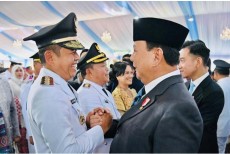 Arahan Prabowo Saat Lantik 961 Kepala Daerah: Mari Mengabdi Pada Rakyat