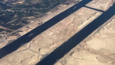 Puluhan Kapal Kembali Lewati Terusan Suez Setelah Gencatan Senjata Israel-Hamas