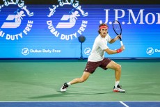 Tsitsipas Juara Dubai Duty Free Tennis 2025, Raih Hadiah Rp9,9 Miliar, Aliassime Runner-Up dengan Rp5,3 Miliar