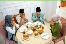 Pola Makan Tepat selama Puasa Ramadhan Agar Nutrisi Terpenuhi