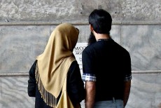 Hukum Bersetubuh pada Bulan Ramadan: Nabi Muhammad Pernah Mencium Istrinya di Siang Hari?
