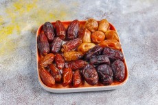 Pasien Diabetes Disarakan Buka Puasa dengan Kurma atau Makanan dengan Gula Alami