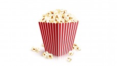 Bahaya! Jangan Konsumsikan Popcorn pada Balita.
