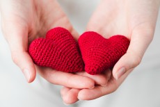 4 Kriteria Mencari Jodoh Menurut Islam dan Alasannya