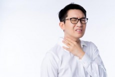 7 Tips Mengatasi Radang Tenggorokan secara Alami selama Puasa