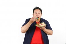 Makan Buru-buru Bisa Berpengaruh pada Masalah Pencernaan