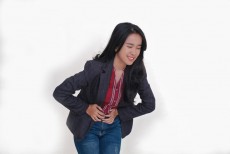 Tips Alami Cegah Sakit Maag di Malam Hari