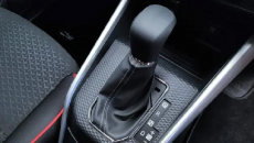 Posisi Tuas Transmisi Mobil Matic Saat Kondisi Jalan Macet di Tanjakan yang Paling Tepat