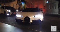 Miliarder Arab Picu Kehebohan  Malam di London Saat Menerima Pengiriman Bugatti Chiron Senilai Rp40 Miliar dan Bentley