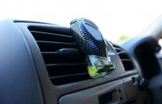 Bener Nggak Sih Parfum Mobil Justru Bikin Kabin Jadi Bau Kecut? Begini Penjelasannya
