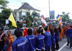 Mahasiswa Muhammadiyah Dukung Perayaan Waisak, Bhikkhu Thu Dong Disambut Hangat di Borobudur