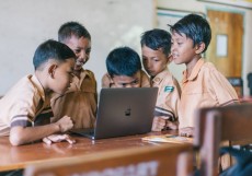 Pakar UGM Ungkap 3 Fondasi Penting bagi Siswa SD Sebelum Belajar Coding dan AI