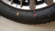 Jangan Sampai Nggak Tahu, Ini Arti Bulatan Merah dan Kuning di Ban Mobil!