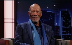 Morgan Freeman Tuding AI Rampok Suara Uniknya Lewat Fitur Kloning