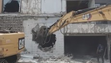 Tiga Lantai Diratakan, Sahroni Pilih Bongkar Habis Rumahnya yang Dijarah