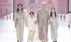 Intip Koleksi Lebaran Shi by Shireen, Hadirkan Kilau Burgundy dan Pastel Nan Romantis