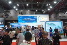 Dukung Ekosistem EV, PLN Tebar Promo Tambah Daya Setengah Harga di IIMS 2026