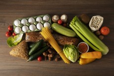 Tips Mengelola Stok Makanan Halal agar Ibadah Ramadhan Lebih Tenang dan Hemat