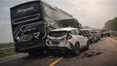 Mengerikan, Kecelakaan Beruntun Libatkan 6 Mobil di Tol Batang Bikin Arus Mudik Terganggu