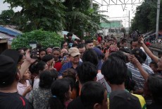 Seskab Teddy Ungkap Alasan Prabowo Susuri Bantaran Rel Senen