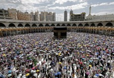 Keutamaan Haji dan Umrah Berkelanjutan: Solusi Spiritual Mengatasi Kefakiran dan Dosa