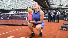 Usai Penyesuaian di Tengah Pertandingan, Andreeva Kalahkan Potapova untuk Juara di Linz Open, dan Bawa Hadiah 2,8 Miliar