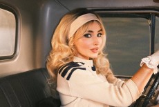 Sabrina Carpenter Minta Maaf Usai Dituding Ejek Budaya Arab di Panggung Coachella