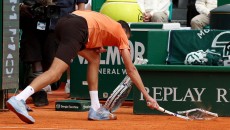 Petenis Rusia, Medvedev Didenda Rp105 Juta karena Hancurkan Raket Tujuh Kali di Monte Carlo Masters