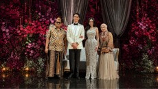 Di Tengah Gemerlap Batik dan Jas, Haji Her Hadiri Pernikahan El Rumi dengan Sarung: Siapa Dia?