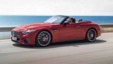 Roadster Mewah yang Membuktikan Ukuran Itu Penting, dan Yang Terpenting Lagi: Bikin Keren Abis