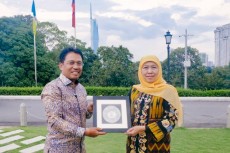 Khofifah Gandeng Maybank, Perbankan Syariah Jawa Timur Didorong Go Global