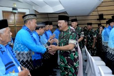 Wakasau Lepas Jemaah Haji TNI AU, Wujud Pembinaan Spiritual Prajurit