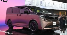Nissan Elgrand Autech: MPV Mewah yang 'Galak' dengan DNA Sporty dari GT-R